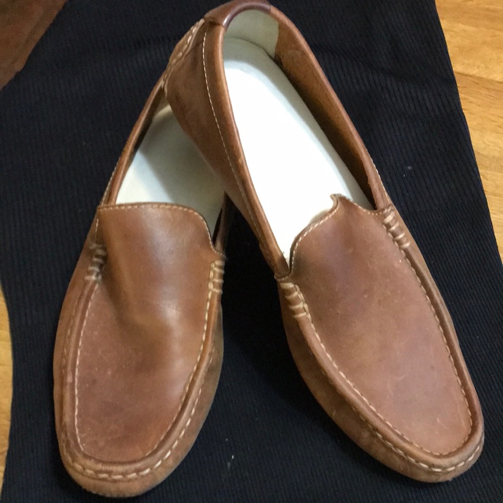 Cole Haan Men’s Brown skip on loafers. All leather.